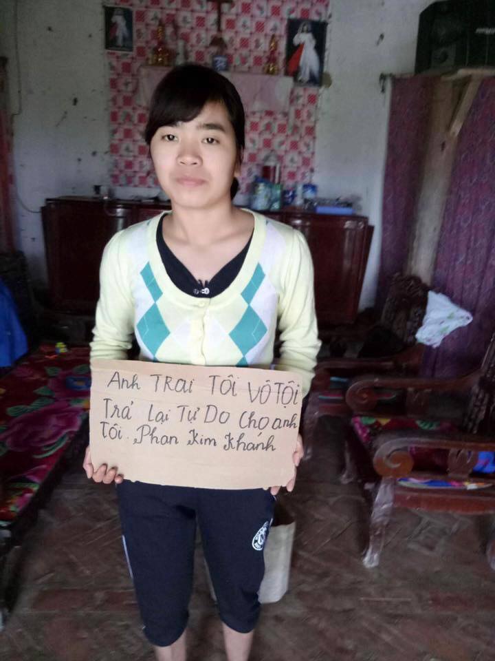 Phan Kim Khanh sister sign