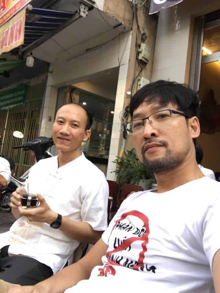 pham ngoc minh and his t-shirt protesting against the cybersecurity law source facebook hoàng dũng (1)